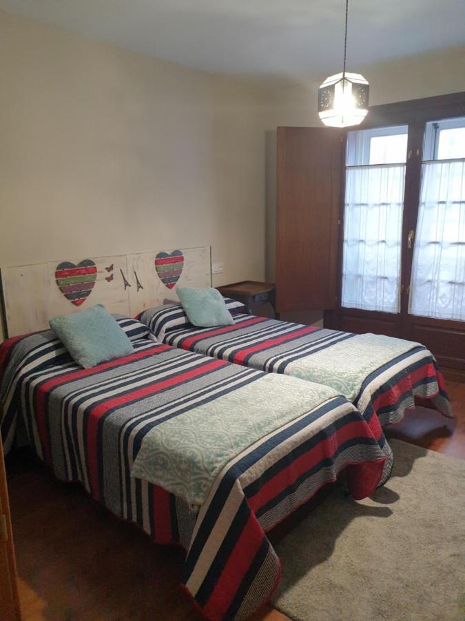 Apartamento Cine Colon Ribadeo Dış mekan fotoğraf