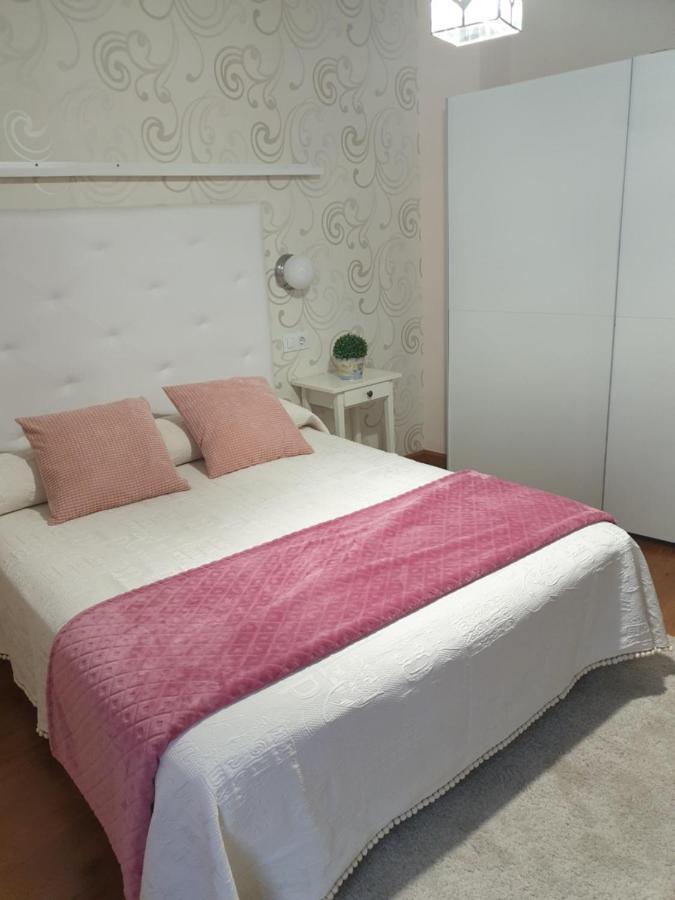 Apartamento Cine Colon Ribadeo Dış mekan fotoğraf